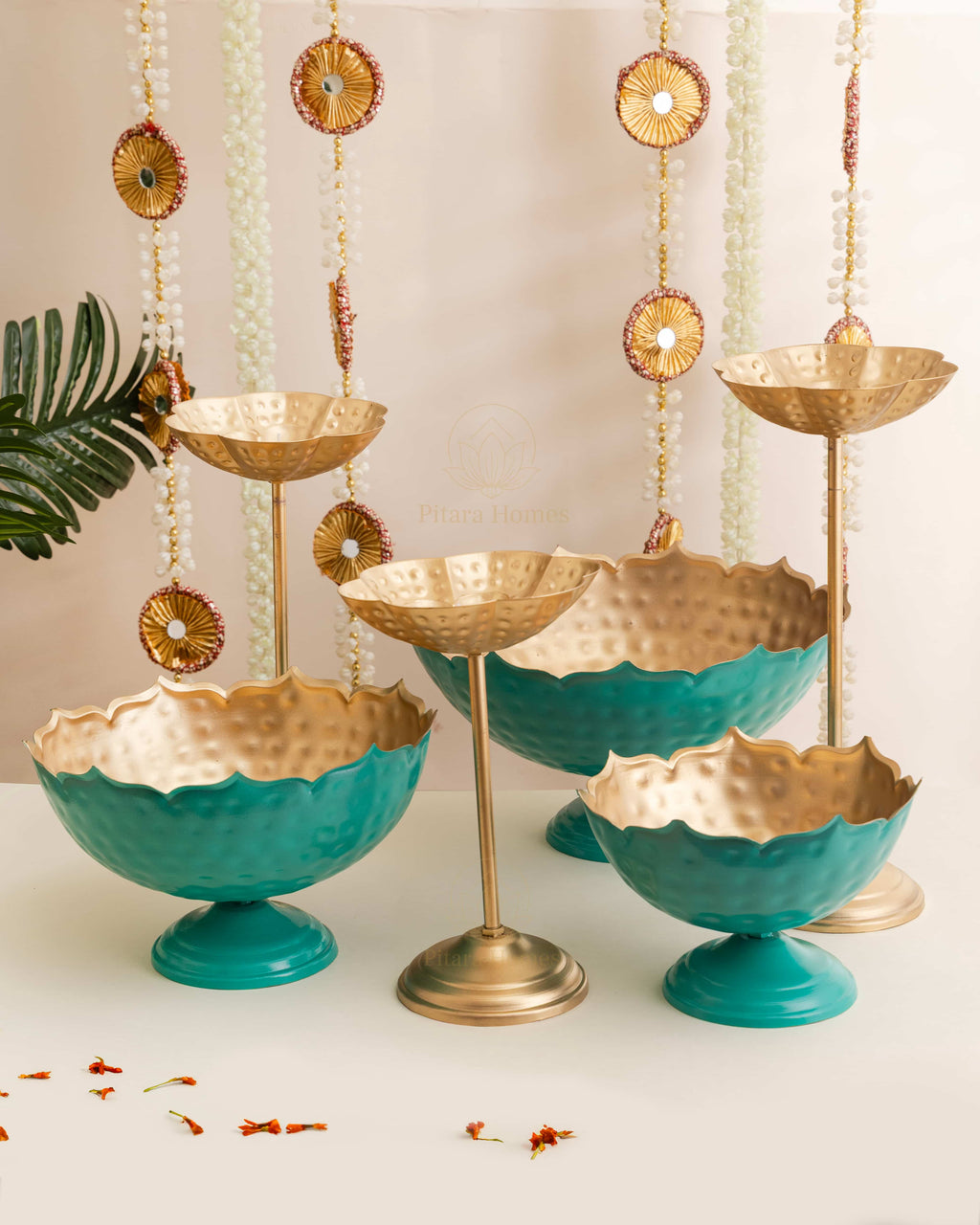 Premium Taj bowl urli- Set of 6
